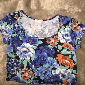 Women’s floral crop top- NEVER WORN